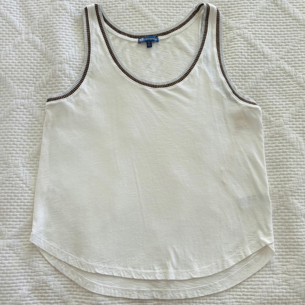 Democracy | Hi Lo Tank Top with Bronze and Silver Metallic Contrast Trim Large - Picture 8 of 15
